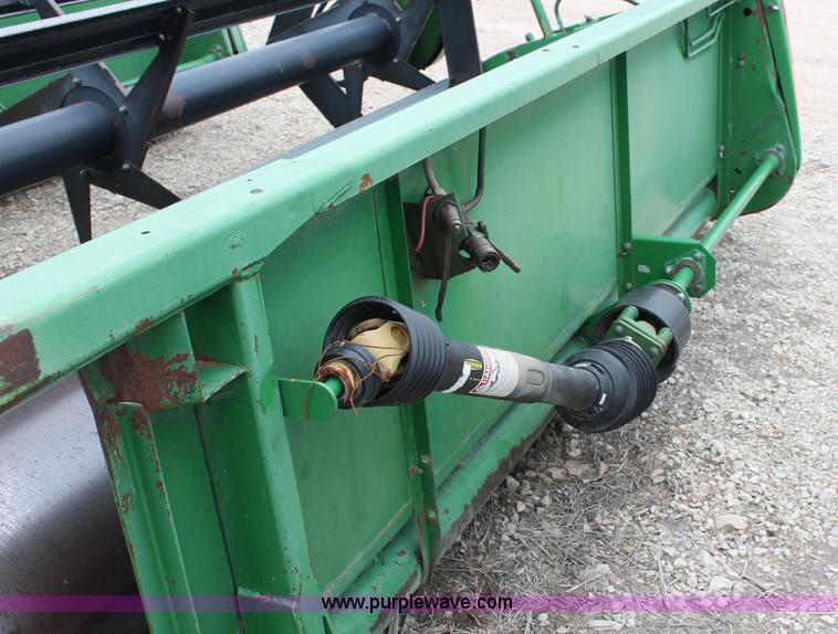 image for item D7902 John Deere 925 rigid platform header