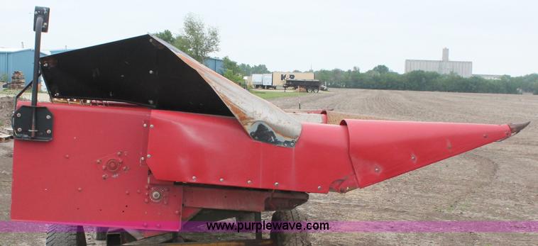 image for item D7903 Case IH 1083 eight row corn head