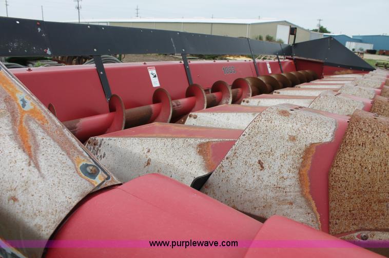 image for item D7903 Case IH 1083 eight row corn head