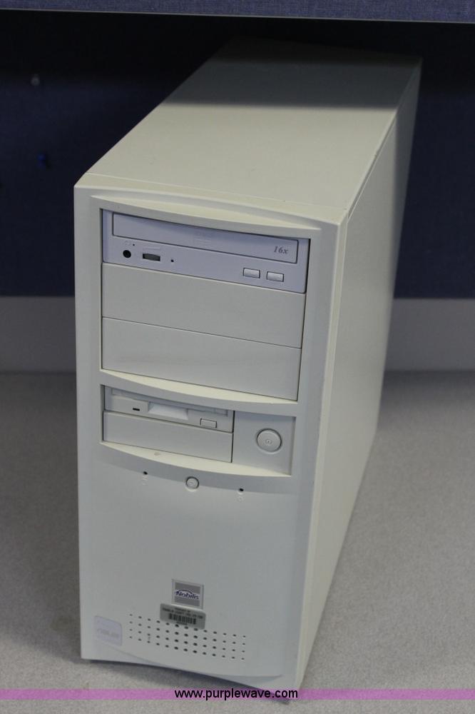 image for item B1291 (9) assorted GeForce 6100-M9 computer towers