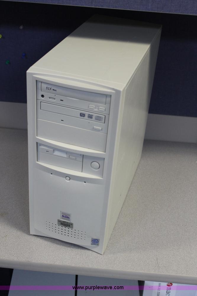 image for item B1292 (8) assorted Intel computer towers