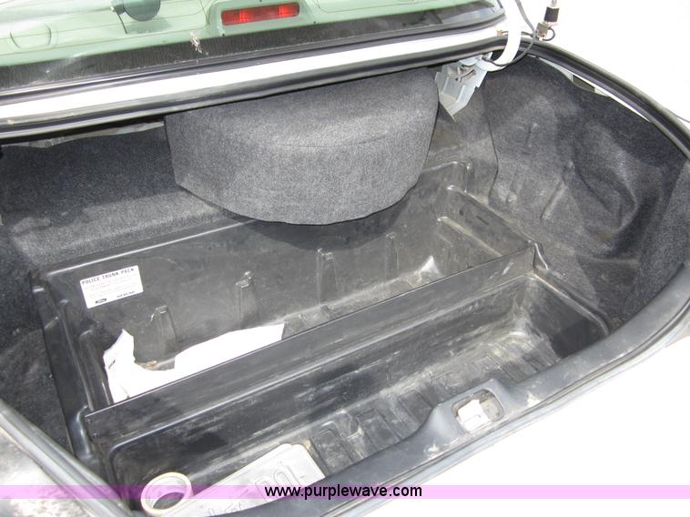 image for item B3189 2007 Ford Crown Victoria Police Interceptor