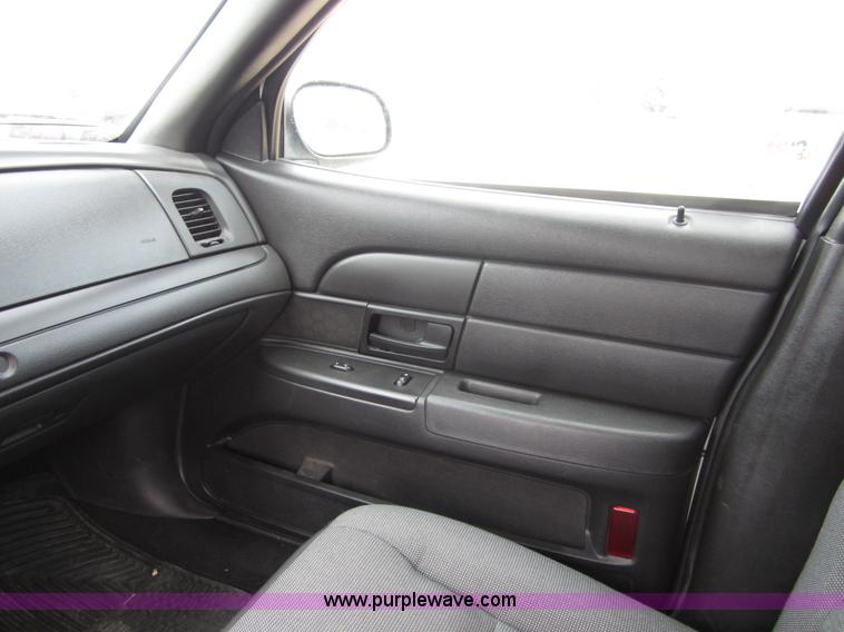 image for item B3190 2008 Ford Crown Victoria Police Interceptor