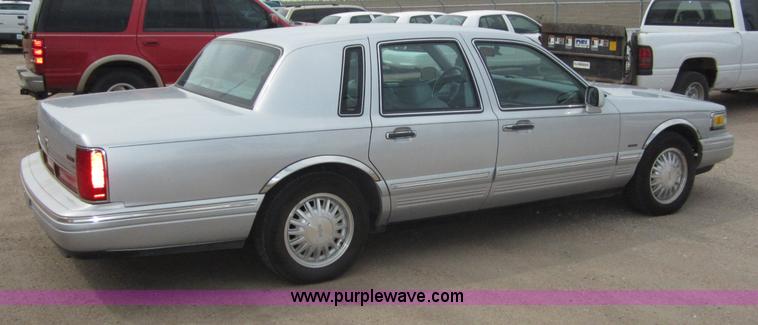 image for item B3191 1997 Lincoln Towncar