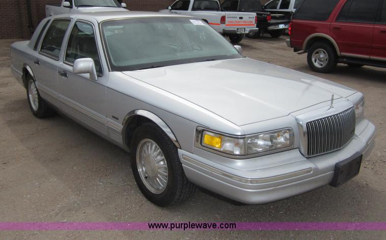 image for item B3191 1997 Lincoln Towncar