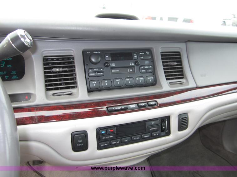 image for item B3191 1997 Lincoln Towncar