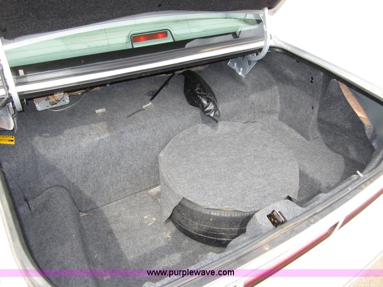 image for item B3191 1997 Lincoln Towncar