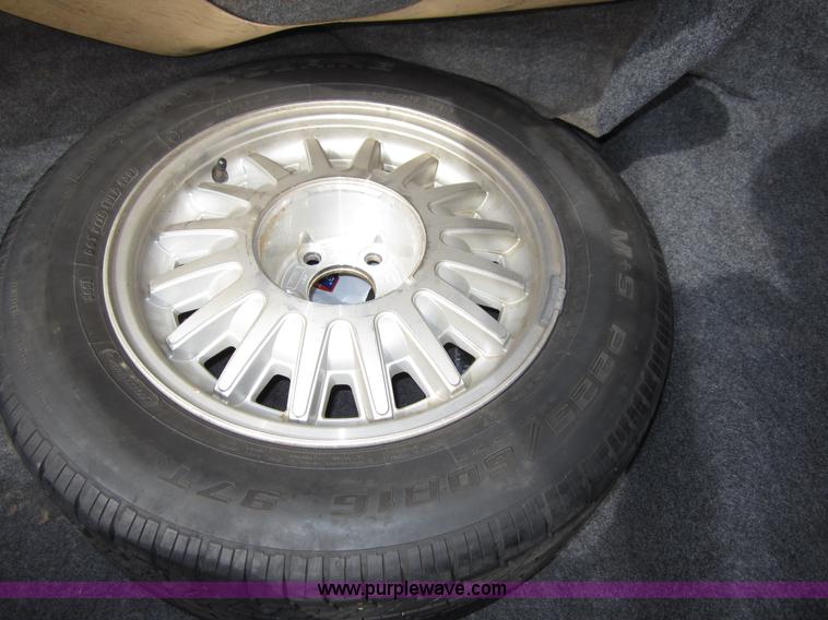 image for item B3191 1997 Lincoln Towncar