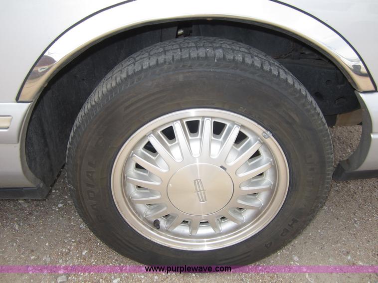 image for item B3191 1997 Lincoln Towncar