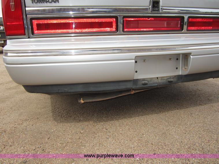 image for item B3191 1997 Lincoln Towncar
