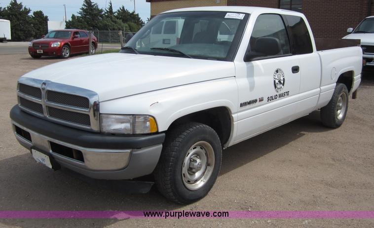 image for item B3192 2001 Dodge Ram 1500 pickup truck