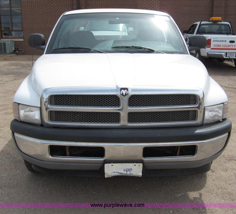 image for item B3192 2001 Dodge Ram 1500 pickup truck