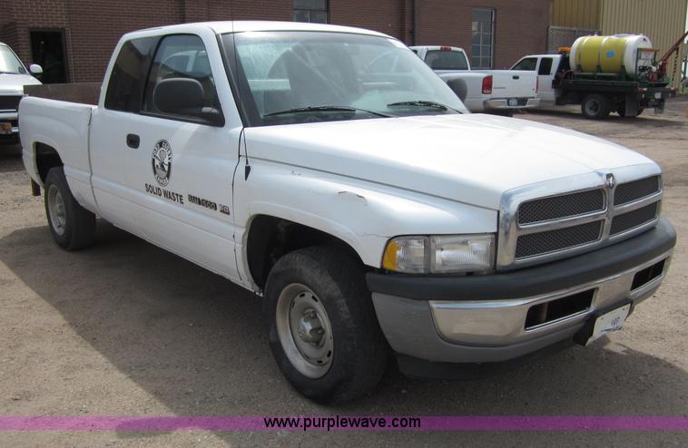 image for item B3192 2001 Dodge Ram 1500 pickup truck