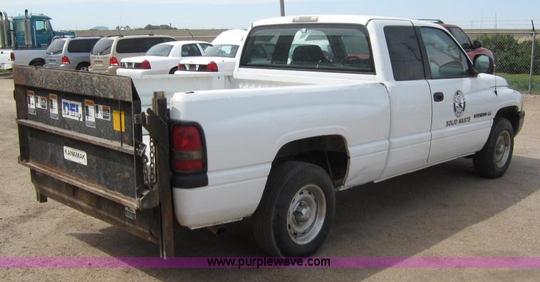 image for item B3192 2001 Dodge Ram 1500 pickup truck