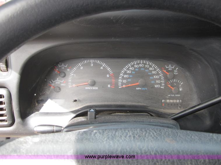 image for item B3192 2001 Dodge Ram 1500 pickup truck