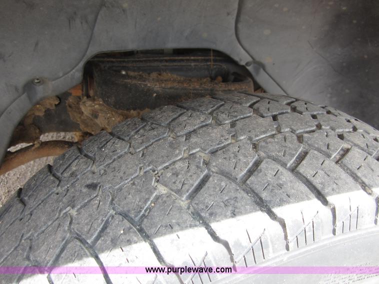 image for item B3192 2001 Dodge Ram 1500 pickup truck