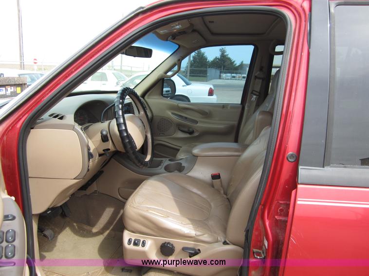 image for item B3193 1998 Ford Expedition SUV