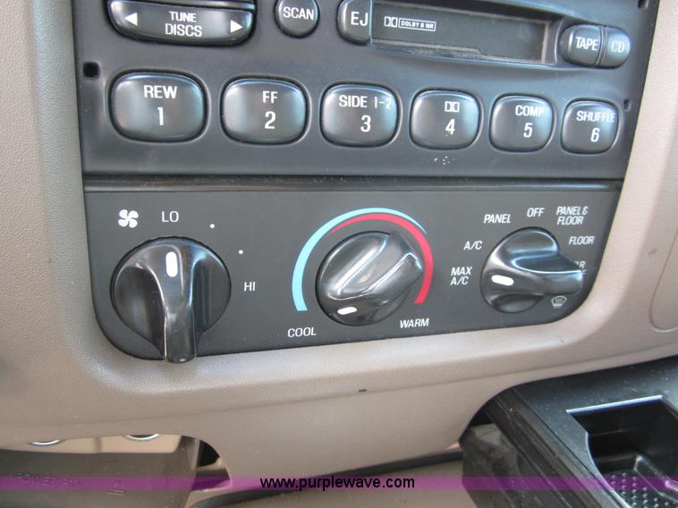 image for item B3193 1998 Ford Expedition SUV