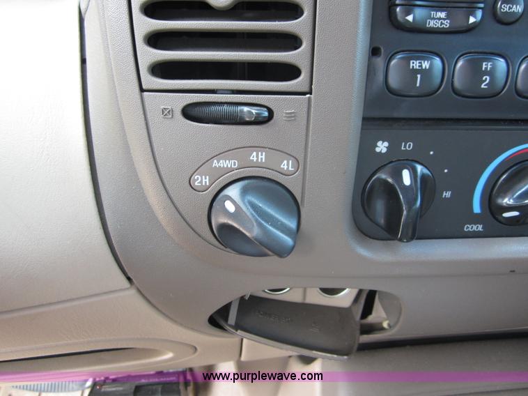 image for item B3193 1998 Ford Expedition SUV