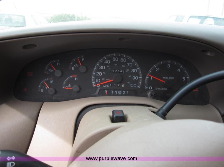 image for item B3193 1998 Ford Expedition SUV