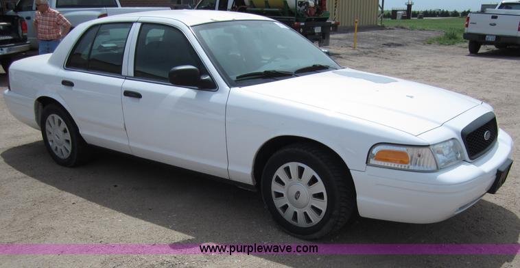 image for item B3194 2006 Ford Crown Victoria Police Interceptor