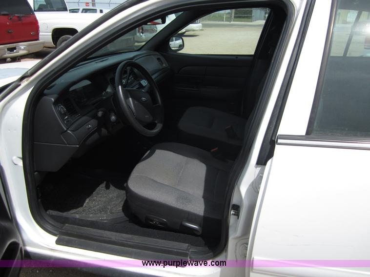 image for item B3194 2006 Ford Crown Victoria Police Interceptor