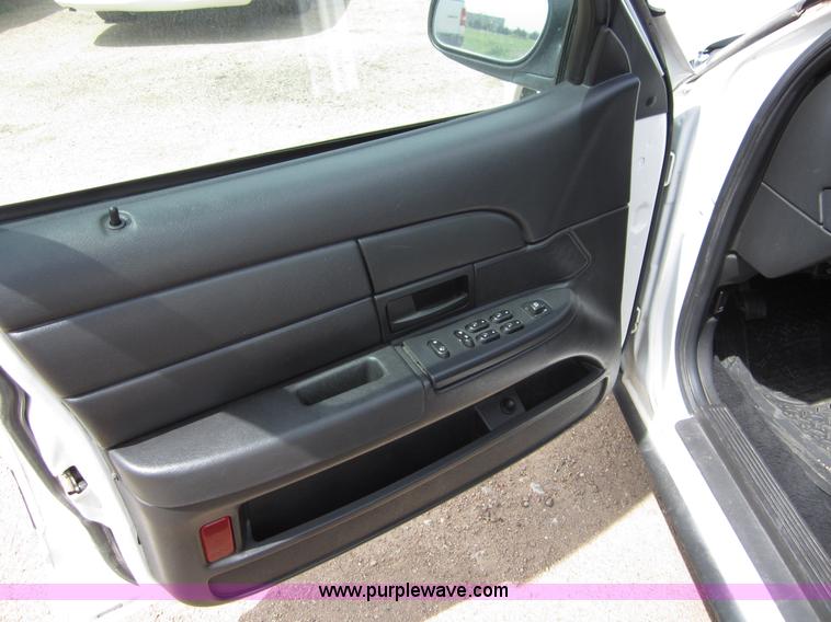 image for item B3194 2006 Ford Crown Victoria Police Interceptor
