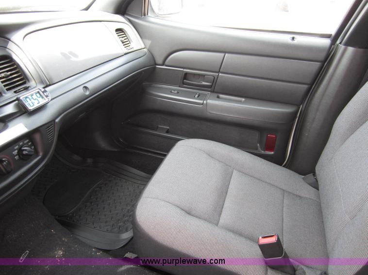 image for item B3194 2006 Ford Crown Victoria Police Interceptor