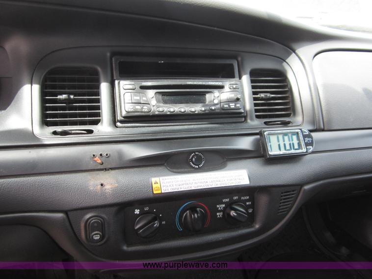 image for item B3194 2006 Ford Crown Victoria Police Interceptor