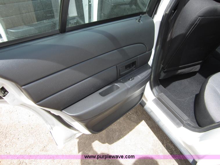 image for item B3194 2006 Ford Crown Victoria Police Interceptor