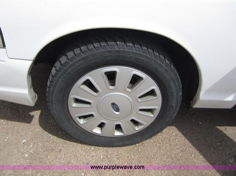 image for item B3194 2006 Ford Crown Victoria Police Interceptor