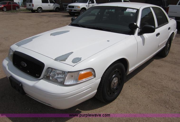 image for item B3195 2005 Ford Crown Victoria Police Interceptor