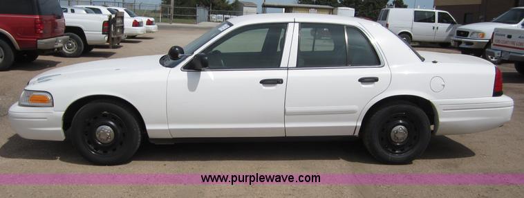 image for item B3195 2005 Ford Crown Victoria Police Interceptor
