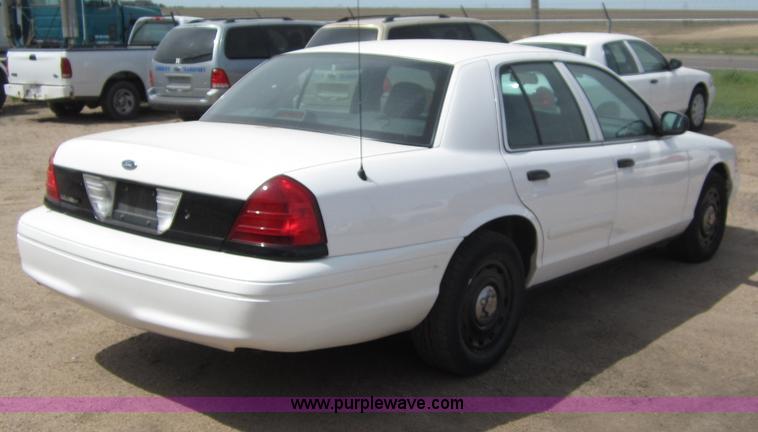 image for item B3195 2005 Ford Crown Victoria Police Interceptor