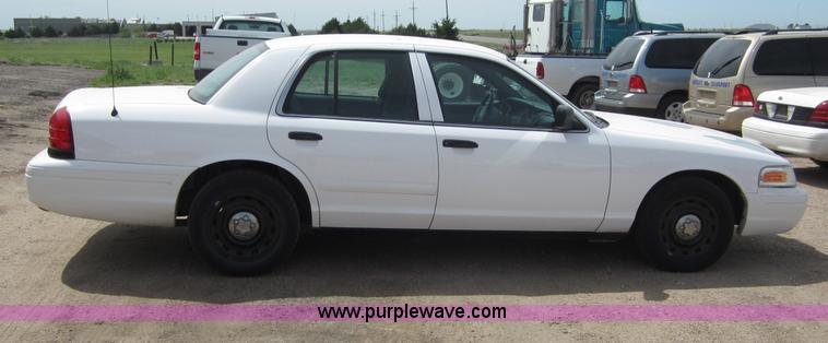 image for item B3195 2005 Ford Crown Victoria Police Interceptor