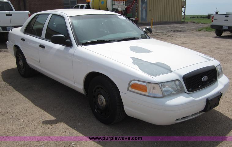 image for item B3195 2005 Ford Crown Victoria Police Interceptor