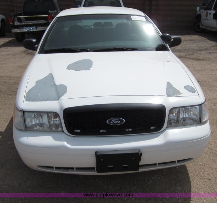 image for item B3195 2005 Ford Crown Victoria Police Interceptor