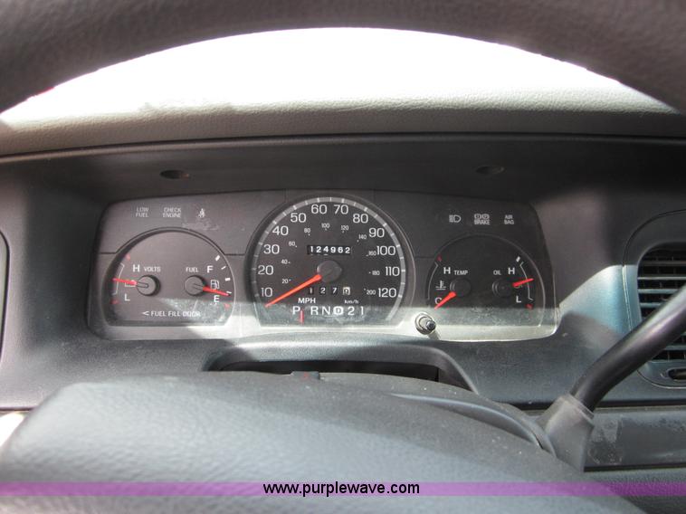 image for item B3195 2005 Ford Crown Victoria Police Interceptor