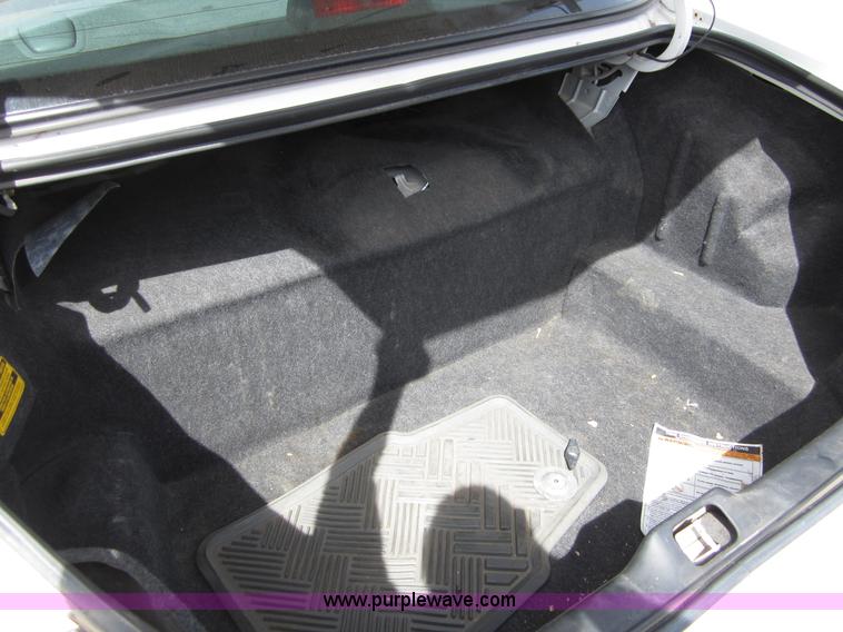 image for item B3195 2005 Ford Crown Victoria Police Interceptor