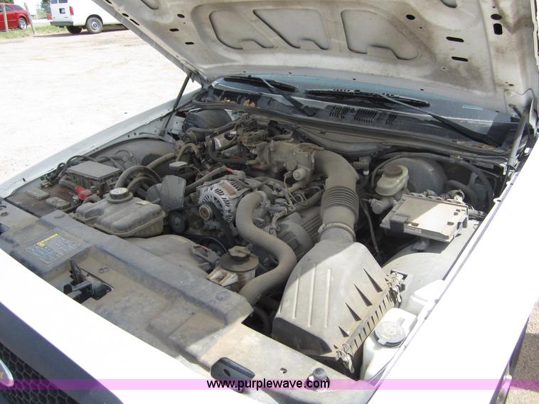 image for item B3195 2005 Ford Crown Victoria Police Interceptor