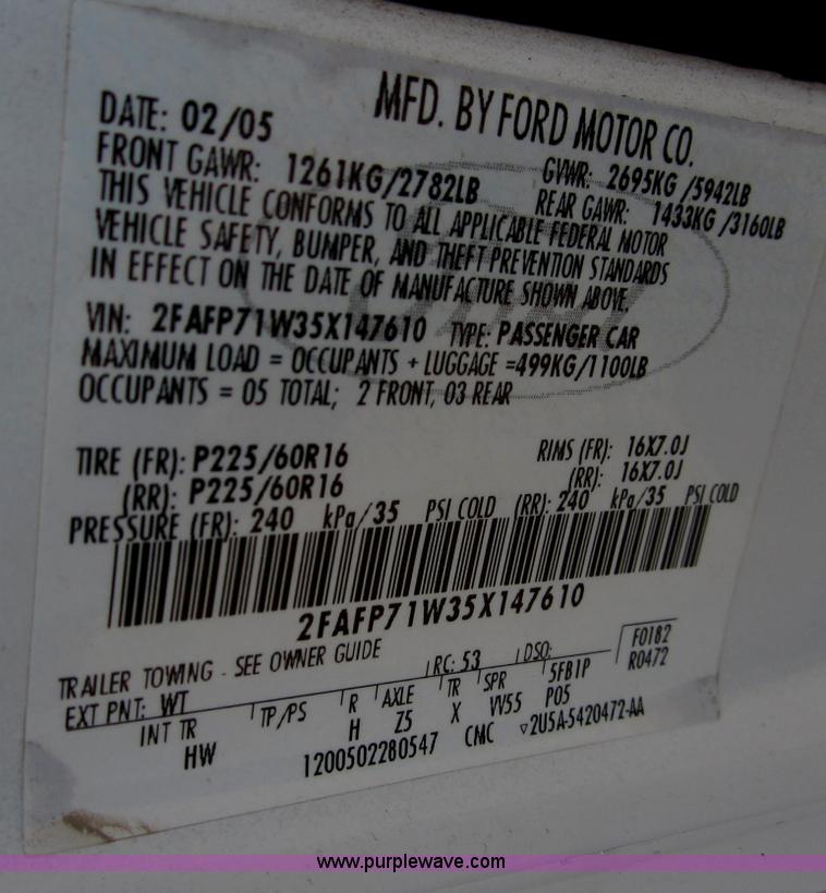 image for item B3195 2005 Ford Crown Victoria Police Interceptor