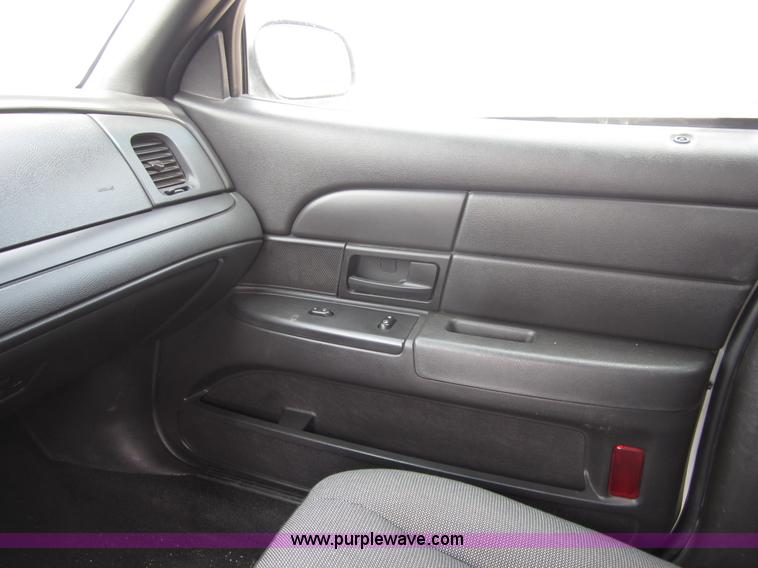 image for item B3196 2008 Ford Crown Victoria Police Interceptor