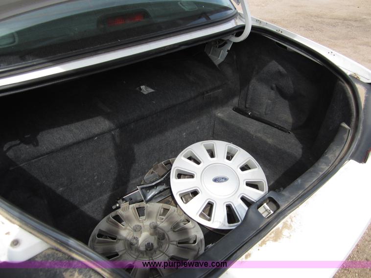 image for item B3196 2008 Ford Crown Victoria Police Interceptor