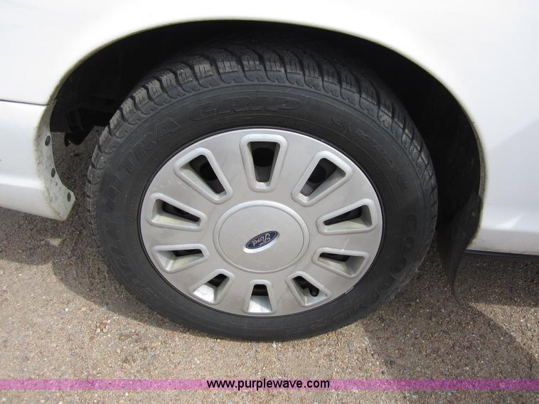 image for item B3196 2008 Ford Crown Victoria Police Interceptor