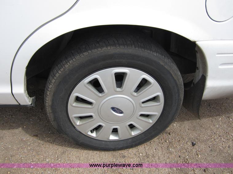 image for item B3196 2008 Ford Crown Victoria Police Interceptor