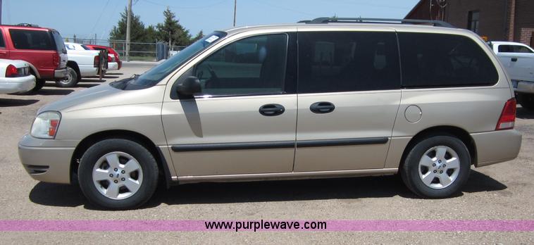 image for item B3197 2007 Ford Freestar mini van