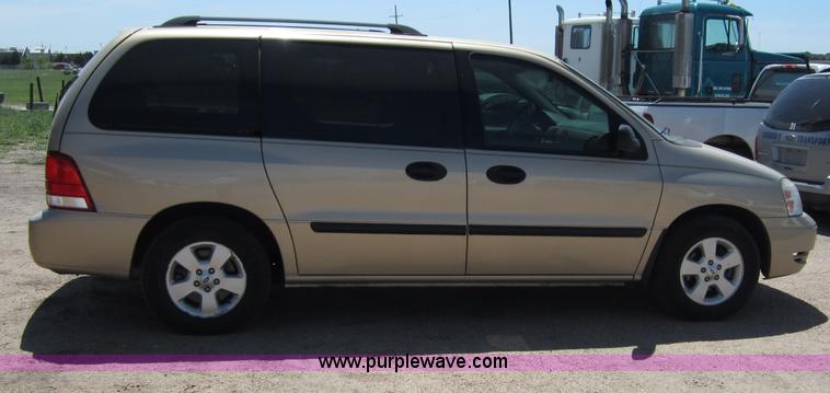 image for item B3197 2007 Ford Freestar mini van