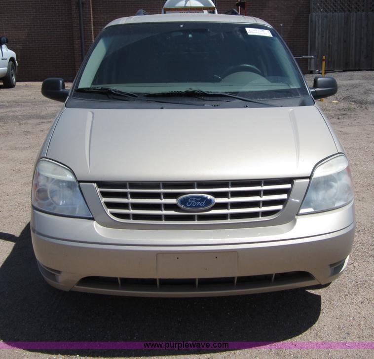image for item B3197 2007 Ford Freestar mini van