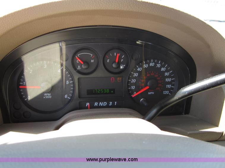 image for item B3197 2007 Ford Freestar mini van