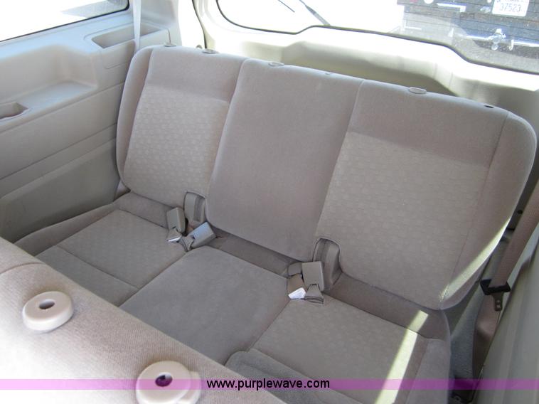 image for item B3197 2007 Ford Freestar mini van